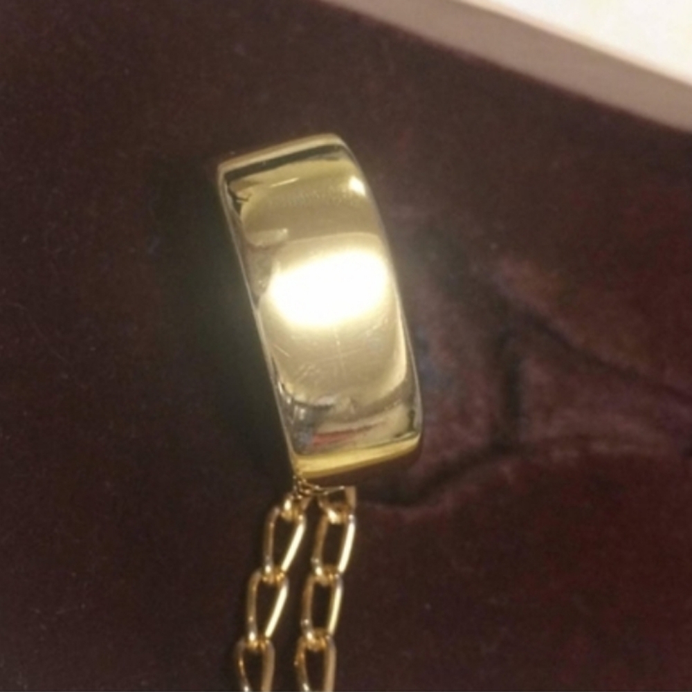 Gucci Rare Authentic Gold Tone Bottle Necklace Never Worn Comes W Original Box - Picture 3 of 3